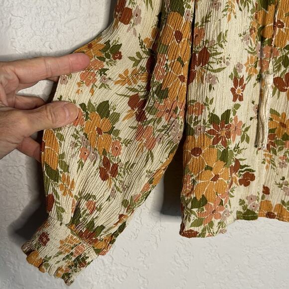 Cupcakes and Cashmere Cottage Floral Top Long Sleeve Babydoll Viscose Fall Girly - Picture 3 of 6